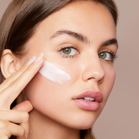 Clarins Hydra-Essentiel Silky Cream|Intensely Hydrating Moisturizer|60 Seconds to Plumper Skin*|Nourishes, Comforts and Softens|Double Dose Hyaluronic Acid|Normal-Dry Skin|1.7 Ounces