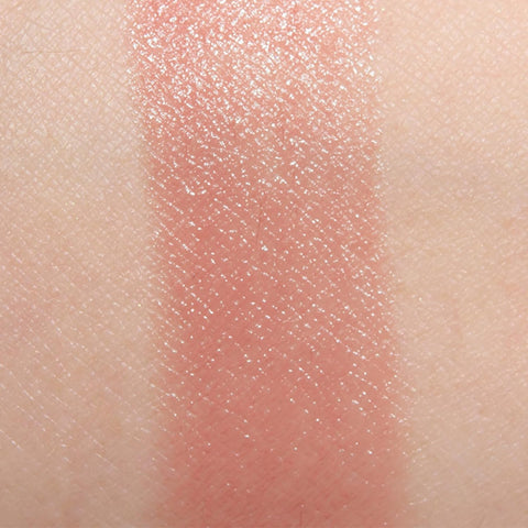 MAC Lustre Lipstick - HUG ME - Neutral flesh pink