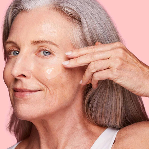 Clarins Super Restorative Remodelling Anti-Aging Serum For Mature Skin Weakened By Hormonal Changes | Replenishes, Illuminates and Helps Visibly Define Facial Contours | Targets Dark Spots & Wrinkles