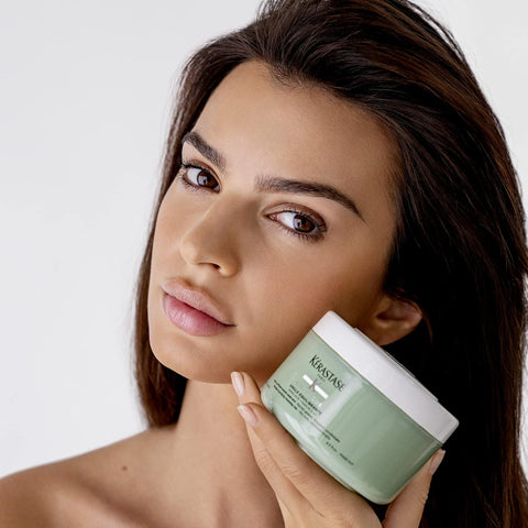 KÉRASTASE Specifique Argile Equilibrante Cleansing Clay, Cleansing Hair Mask for Oily Roots and Dry Ends, Removes Impurities & Refreshes Scalp with Amino Acid for Oily to Normal Hair, 8.5 Fl Oz