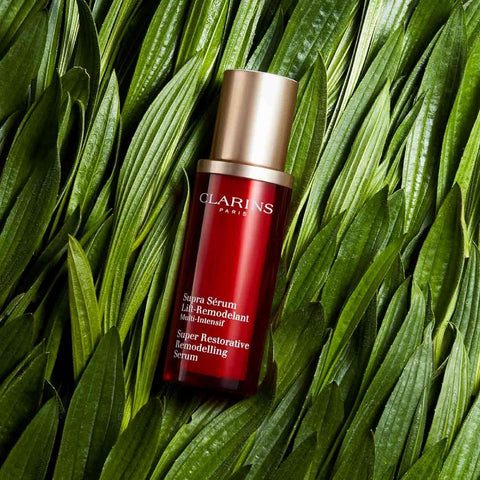 Clarins Super Restorative Remodelling Anti-Aging Serum For Mature Skin Weakened By Hormonal Changes | Replenishes, Illuminates and Helps Visibly Define Facial Contours | Targets Dark Spots & Wrinkles