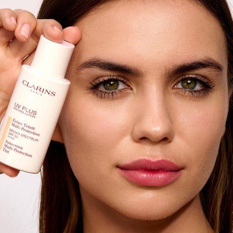 Clarins UV Plus Anti-Pollution, Broad Spectrum SPF 50 Tinted Face Sunscreen | Sheer Finish | Lightweight and Oil-Free | Triple Protection From UVA/UVB Rays, Free Radicals and Pollutants